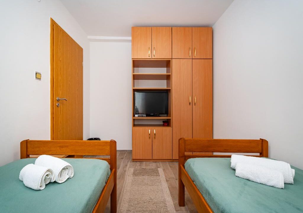 7455_1347_1712846538